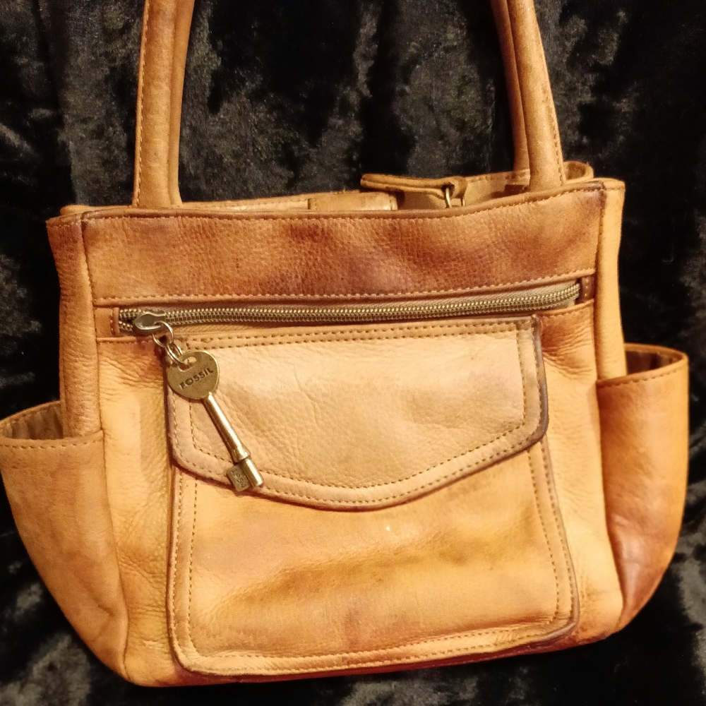 Vintage fossil leather hand bag